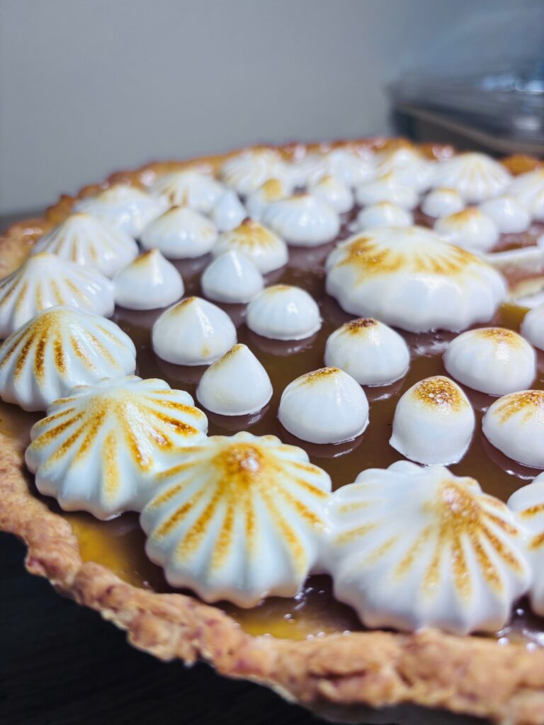 Tarte au yuzu meringuée